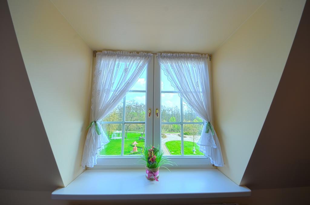 Dworek Katarzynki Kobylnica  Extérieur photo