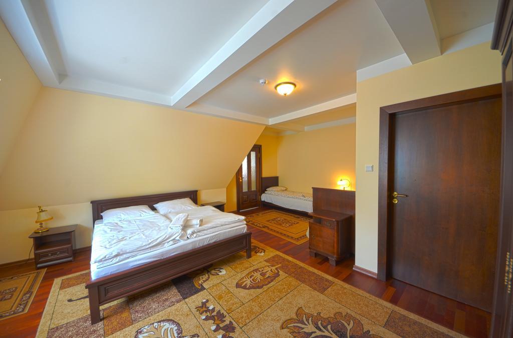 Dworek Katarzynki Kobylnica  Extérieur photo