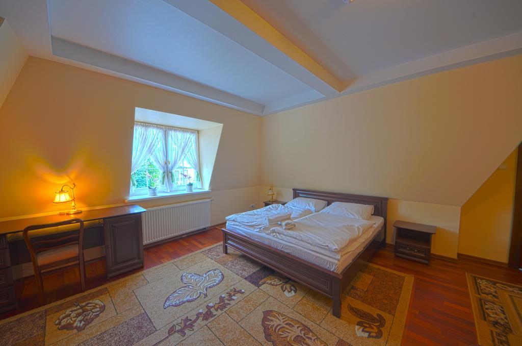 Dworek Katarzynki Kobylnica  Extérieur photo